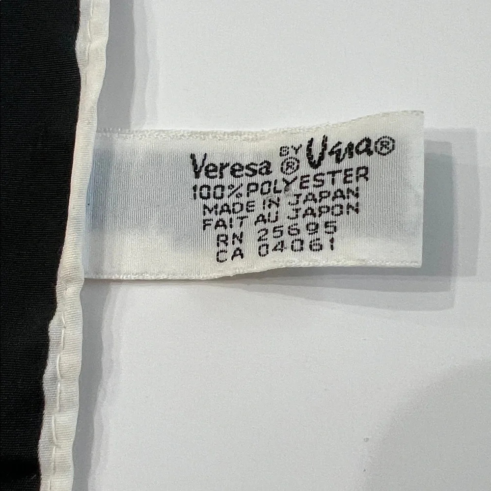 Vintage Veresa by Vera polyester made in Japan blk & cream original fold scarf